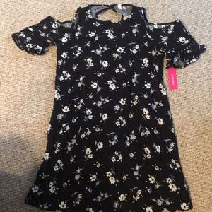 Brand new White flower dress